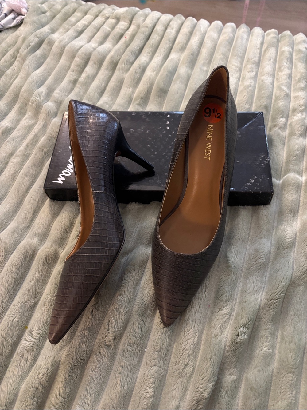 Nine West Dark Brown Croc-Embossed Pointed Toe Pumps